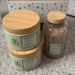 Arbonne Rescue and Renew Relax Set